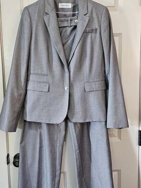 Calvin Klein Light Gray Women's Two-Piece Suit Jacket & Pants